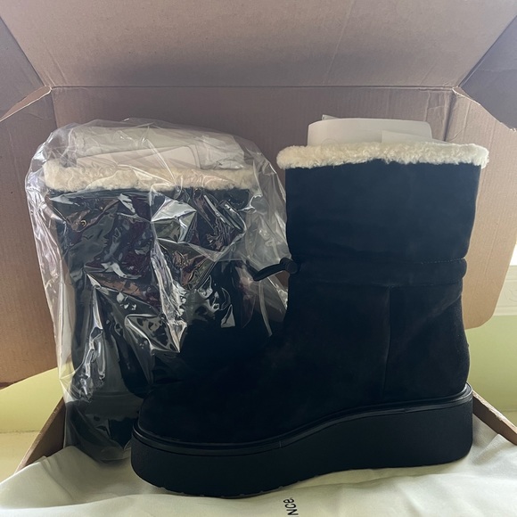 Vince Bellingham Black Shearling  Boot - Picture 2 of 8